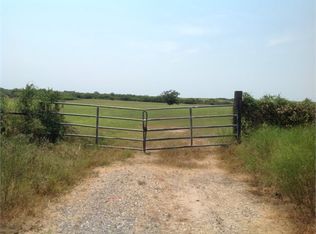 239 County Road 134, George West, TX 78022