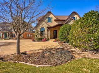 6509 Avondale Dr #A, Nichols Hills, OK 73116