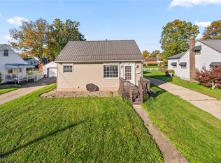 1427 E Broad St, Louisville, OH 44641