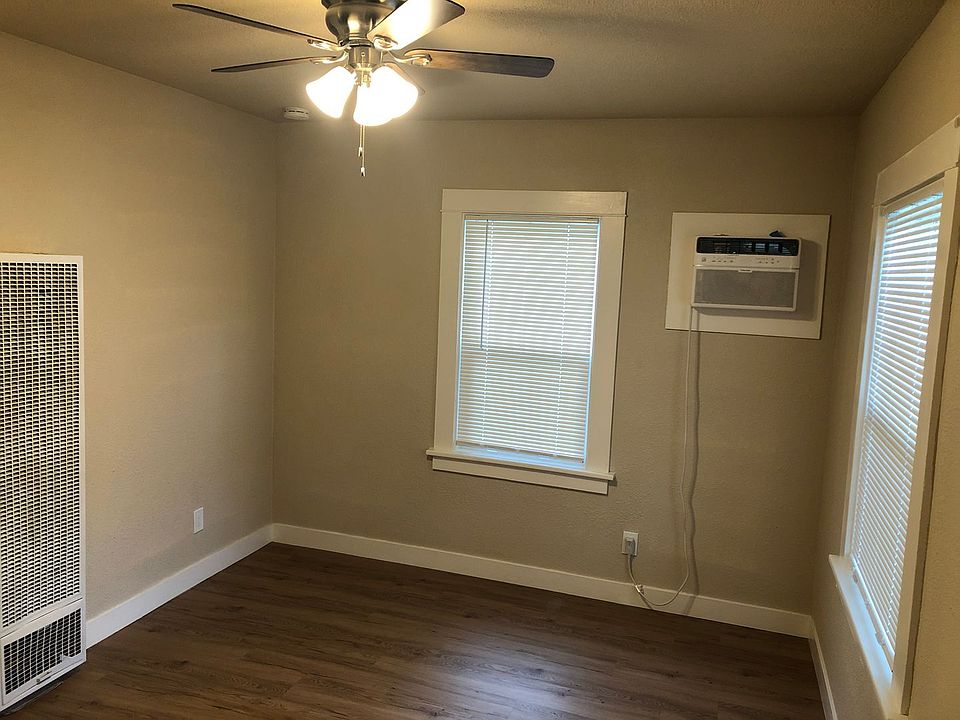 1st image of 129 College St #1-3