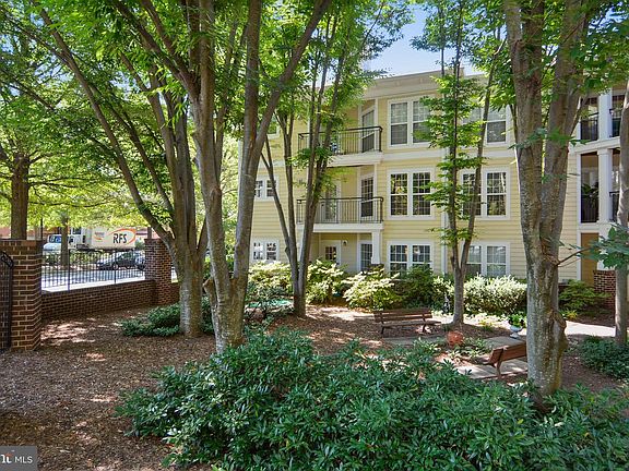 3rd image of 400 Kentlands Blvd APT 202