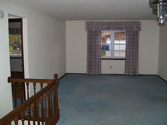 2nd image of 935 Chancellor Dr