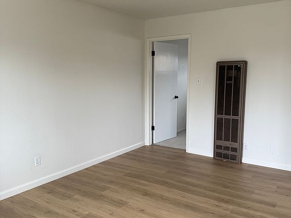 5th image of 681 1st St W APT 6