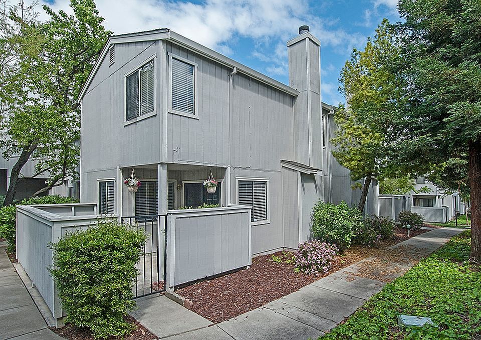 2nd image of 1014 Maywood Ln #7D