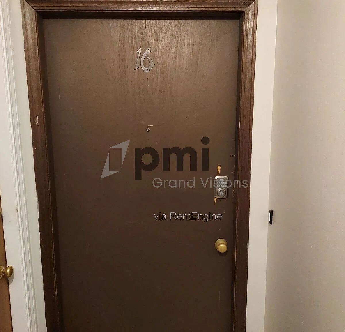 465 E Main St — Photo 3