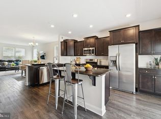 9711 Orkney Pl, Waldorf, MD 20601