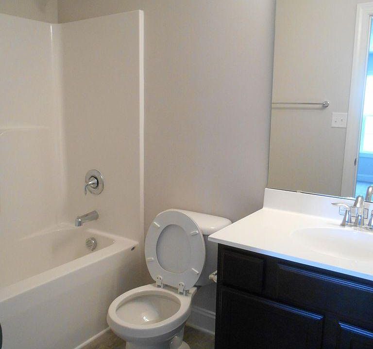 1st image of 229 E Murrow Ln