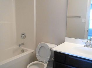 229 E Murrow Ln, Jacksonville, NC 28546