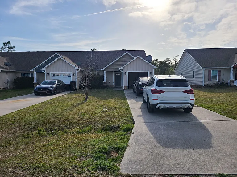 180 Pine Hollow Rd — Photo 1