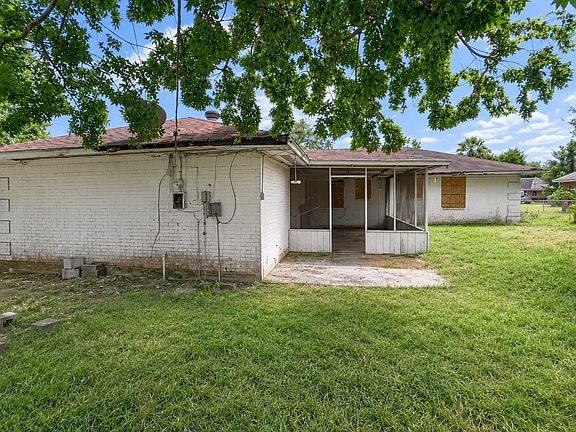 2nd image of 315 Deepgrove Dr