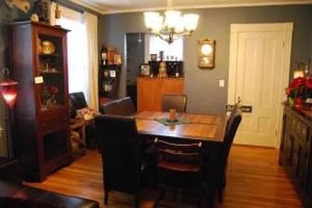 2nd image of 43 Holton St