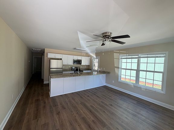 2nd image of 215 12th St
