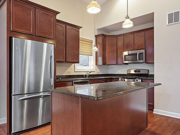 5th image of 3017 N Damen Ave #3
