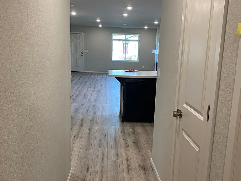 1910 Smith Dr — Photo 10