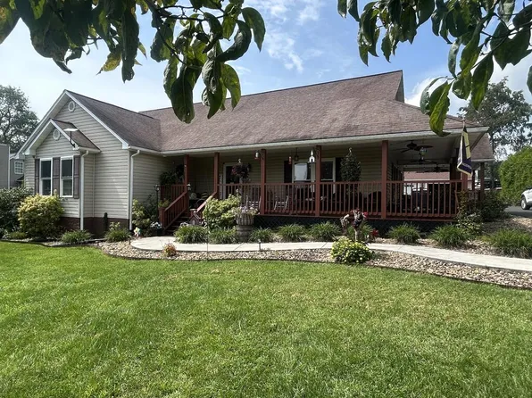 135 Pleasant Pine Dr, Max Meadows, VA 24360