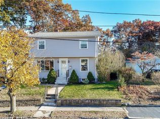 124 Fairweather Ave, Cranston, RI 02910
