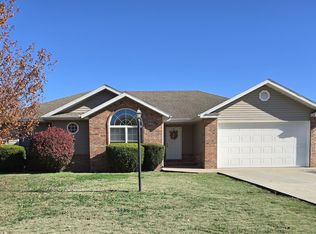 1028 S Granite Drive, Morrisville, MO 65710