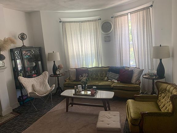 3rd image of 1-675 Washington St #1