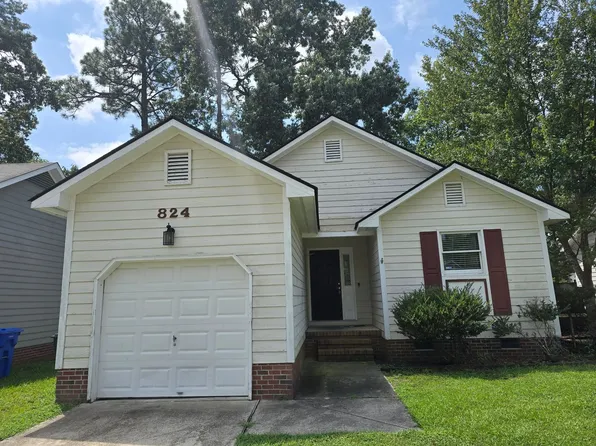824 Glen Reilly Dr, Fayetteville, NC 28314