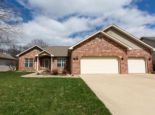 1128 Red Hawk Ridge Ln, O'Fallon, IL 62269