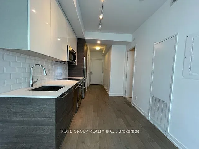 28 Wellesley St E #2905 — Photo 4