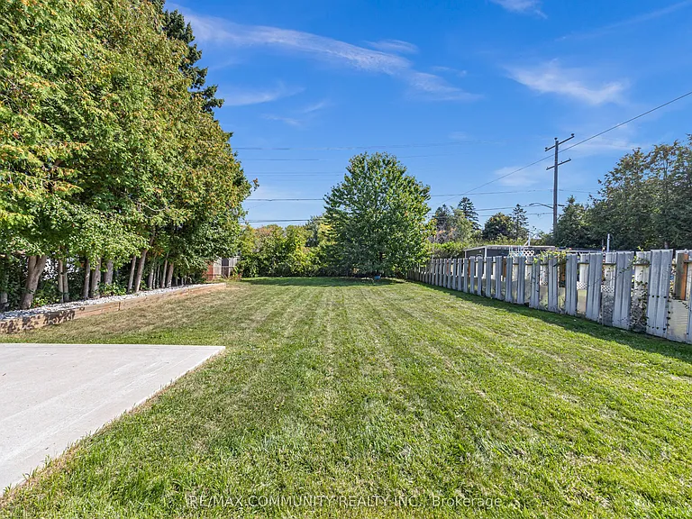 733 Lublin Ave — Photo 14