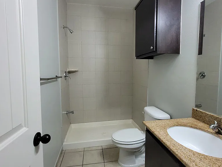 503 E 3rd St #4 — Photo 9