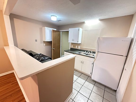 4th image of 104 Corley St