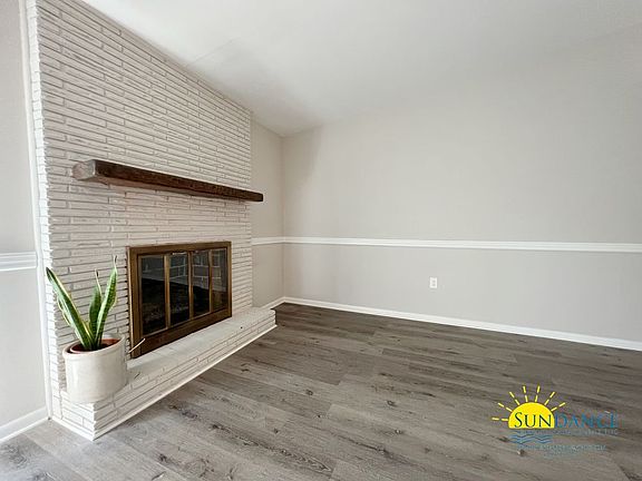 3rd image of 315 Lake Dr