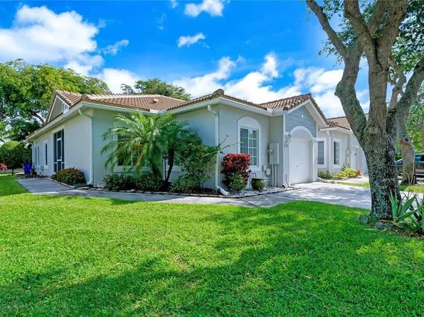 4639 SW 12th Pl, Deerfield Beach, FL 33442