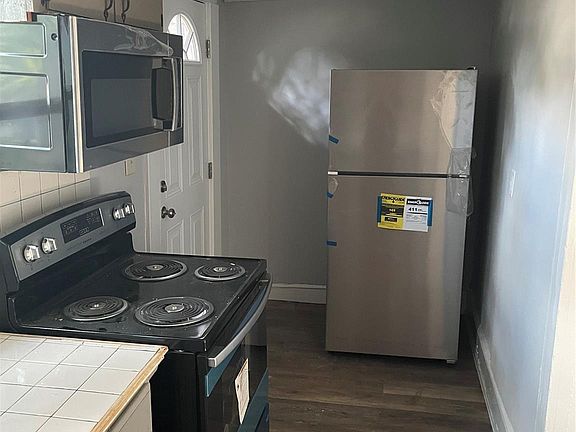 5th image of 603 S Marietta St