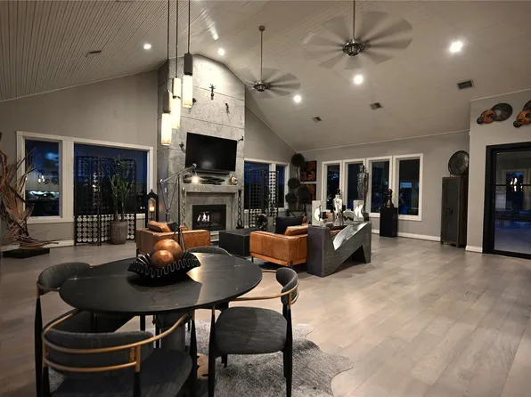 38 Fairway Park, Montgomery, TX 77356