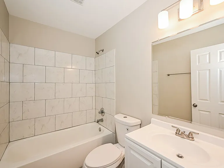 1126 Poplar Hollow Rd — Photo 16