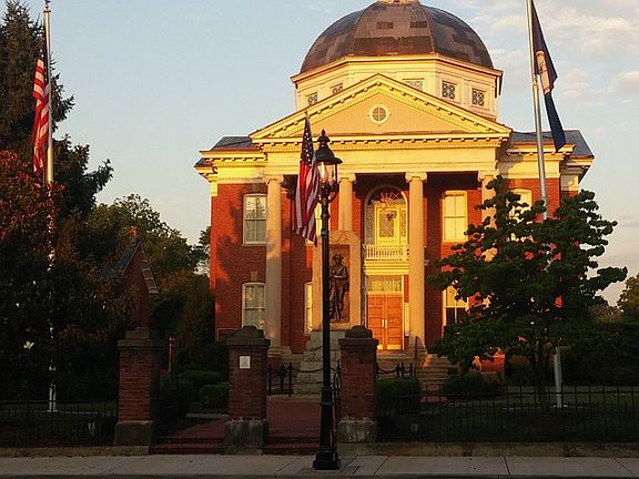 take a walk to the courhouse