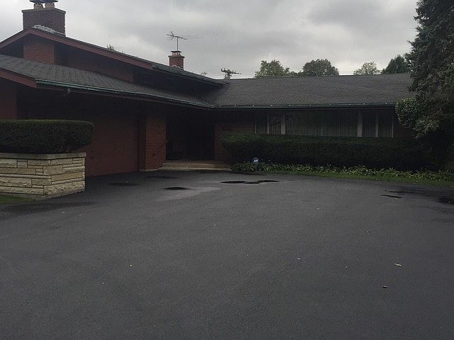 1st image of 1338 William St