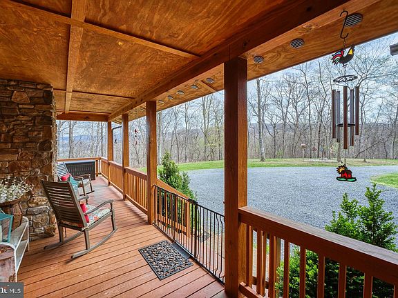 3rd image of 84 Cardinal Ln
