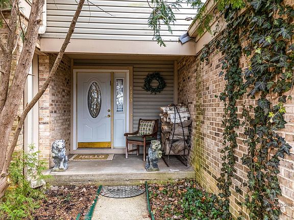 2nd image of 1440 Waukegan Rd