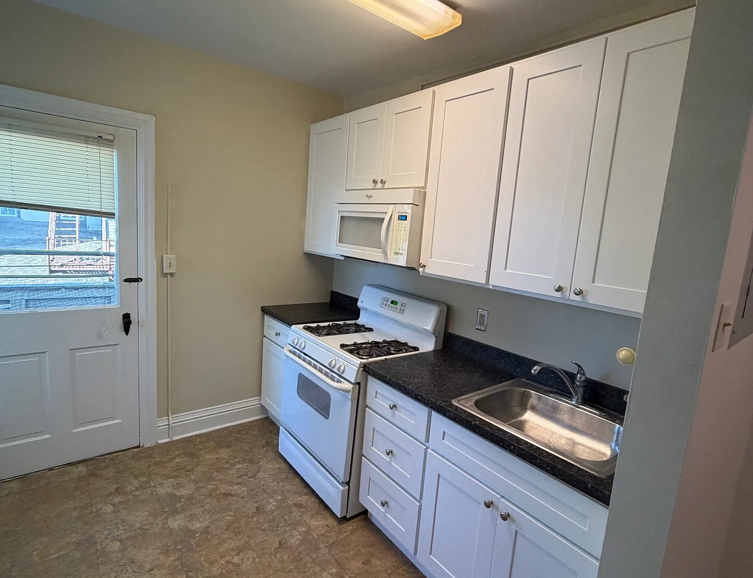 1 bed, $1,195 — Photo 4