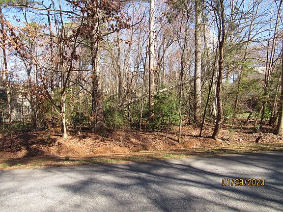 4th image of 1323 34th Avenue Ln NE