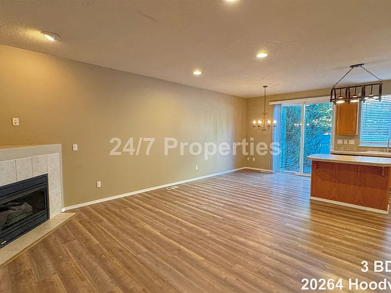 20264 Hoodview Ave — Photo 5