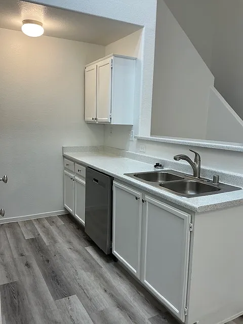 3 bed, 2.5 bath, 1200 sqft, $1,849 — Photo 1