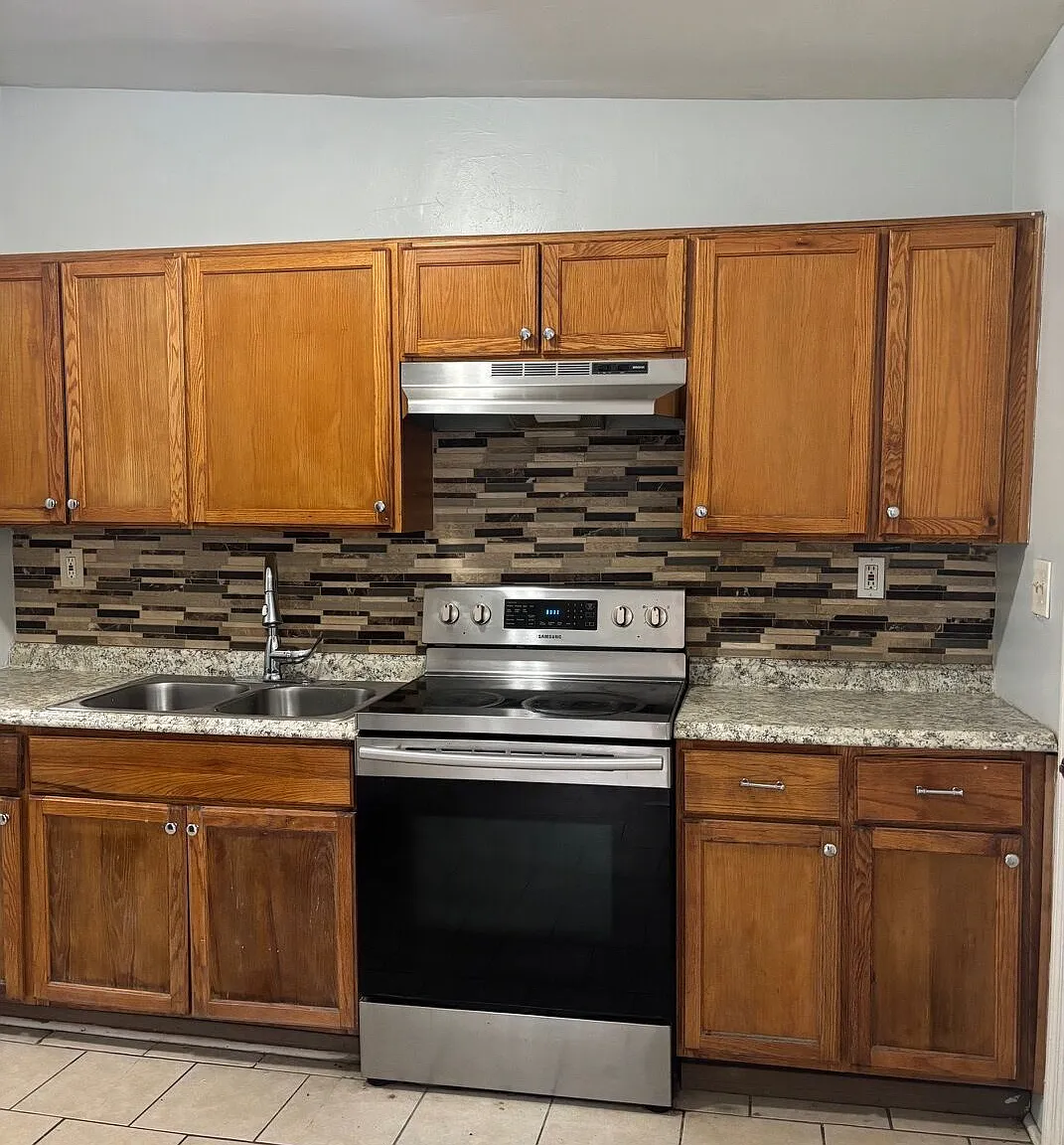 5 bed, 2.0 bath, $2,500 — Photo 4