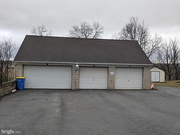 4th image of 8690 Jonestown Rd