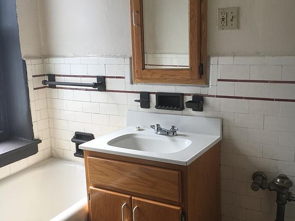 2nd image of 8034 S Ellis Ave APT 3E