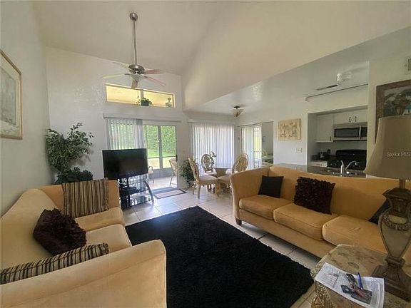 4th image of 3153 Tamarind Cir
