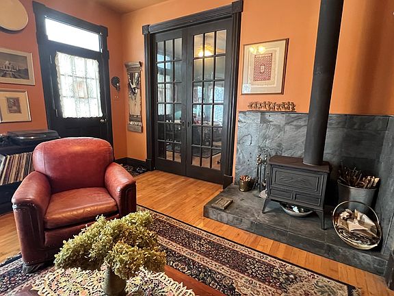 3rd image of 402 S Stanford St