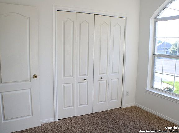 4th image of 1635 Sunview Cir