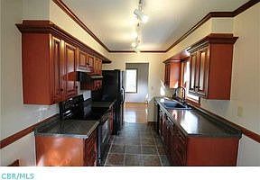 5th image of 1279 S Weyant Ave