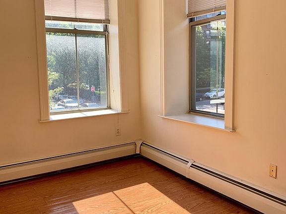 5th image of 133 Northampton St APT 201A