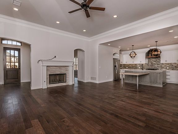 4th image of 6813 Baccus Dr